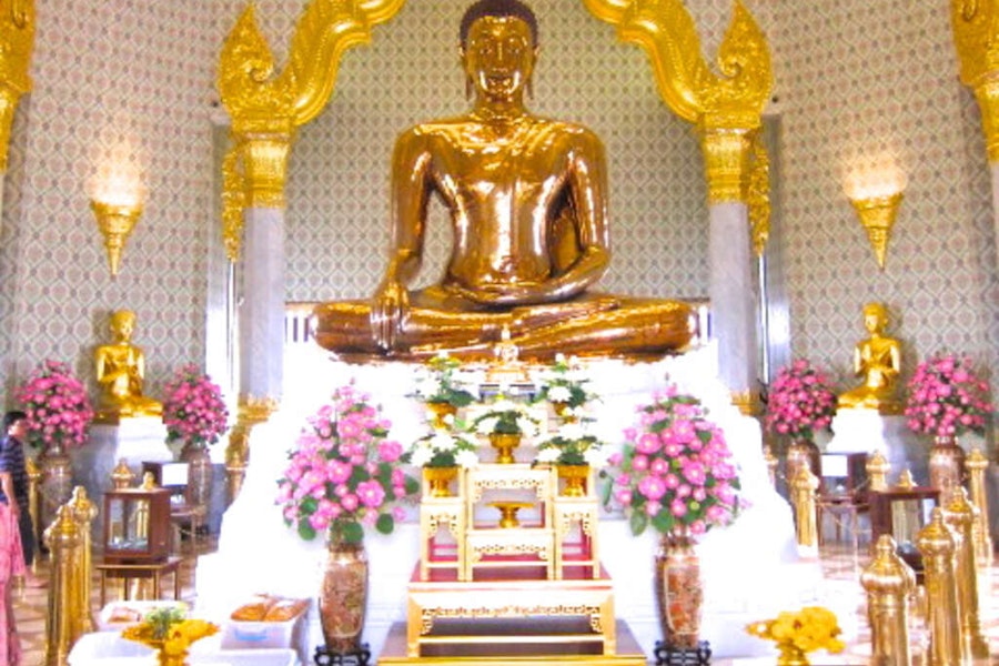 Face to Face with the World's Largest Solid Gold Buddha